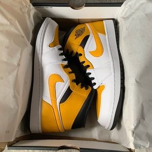Air Jordan 1 Mid. Brand New and Authentic